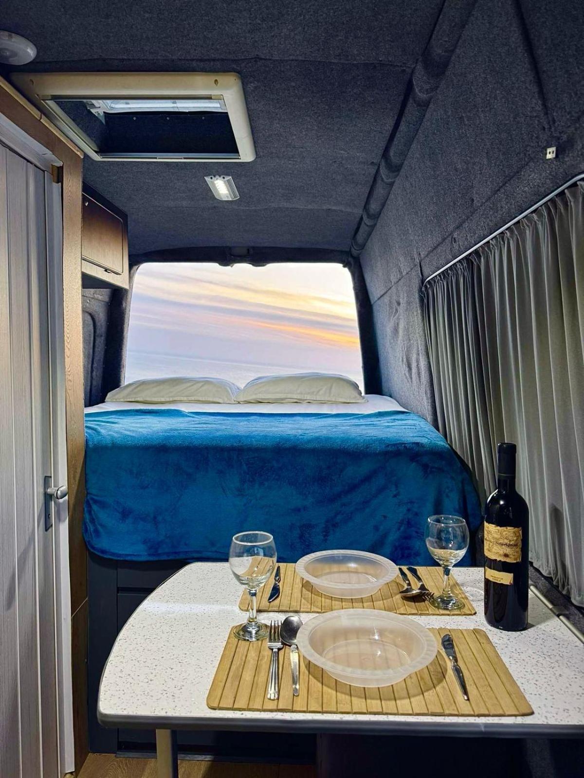 Hotel na wodzie Leoventure Campervan *